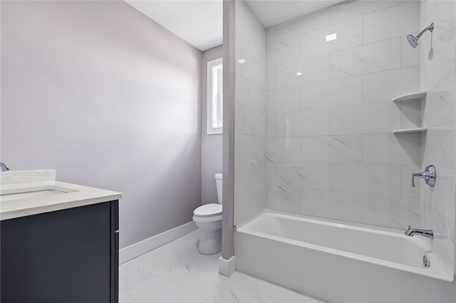 4 Rounds Avenue, East Providence, RI 02915