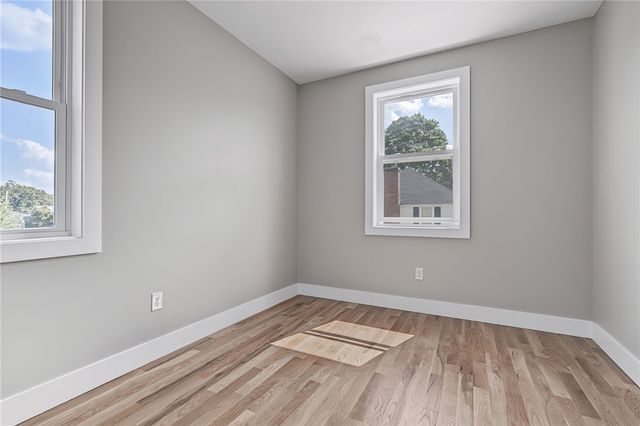 4 Rounds Avenue, East Providence, RI 02915