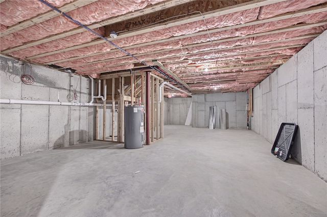 4 Rounds Avenue, East Providence, RI 02915