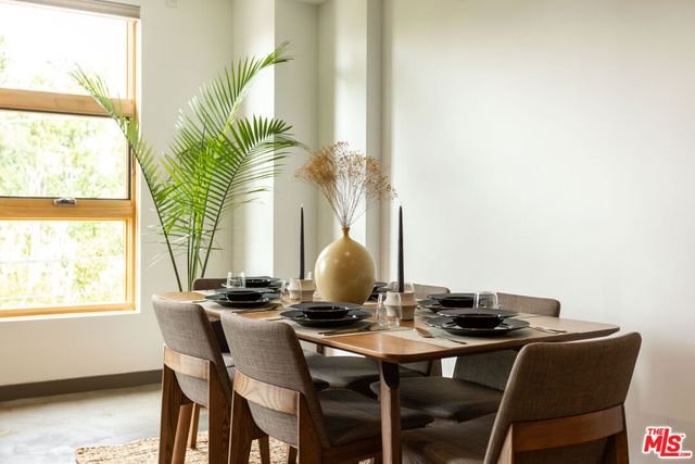 547 N Sweetzer Avenue 203, West Hollywood, CA 90048