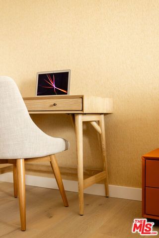 547 N Sweetzer Avenue 203, West Hollywood, CA 90048