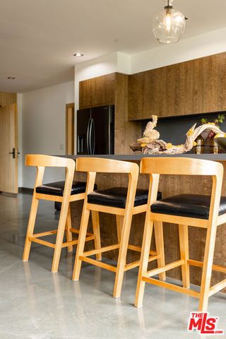 547 N Sweetzer Avenue 203, West Hollywood, CA 90048