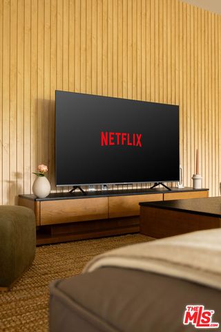 547 N Sweetzer Avenue 203, West Hollywood, CA 90048