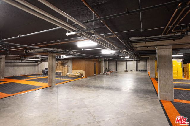 547 N Sweetzer Avenue 203, West Hollywood, CA 90048