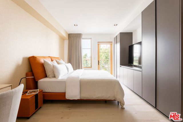 547 N Sweetzer Avenue 203, West Hollywood, CA 90048