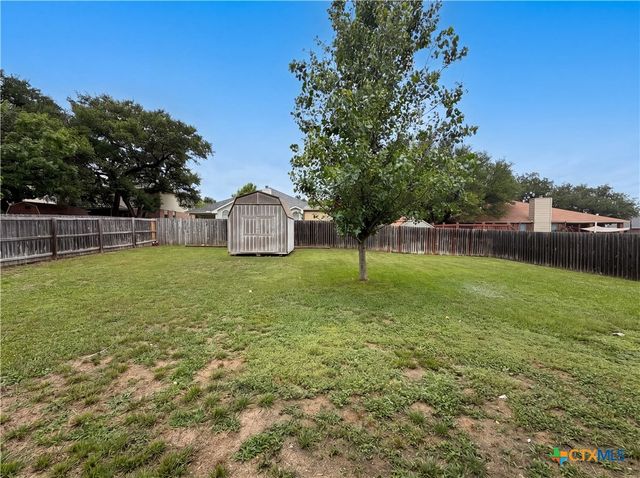 313 Crowfoot Drive, Harker Heights, TX 76548
