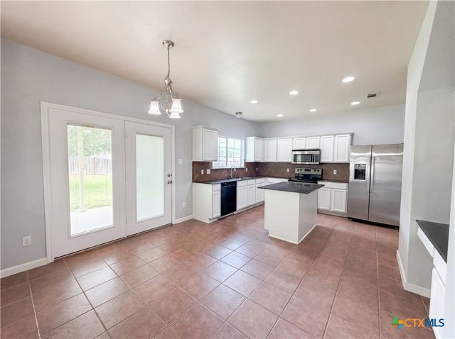 313 Crowfoot Drive, Harker Heights, TX 76548