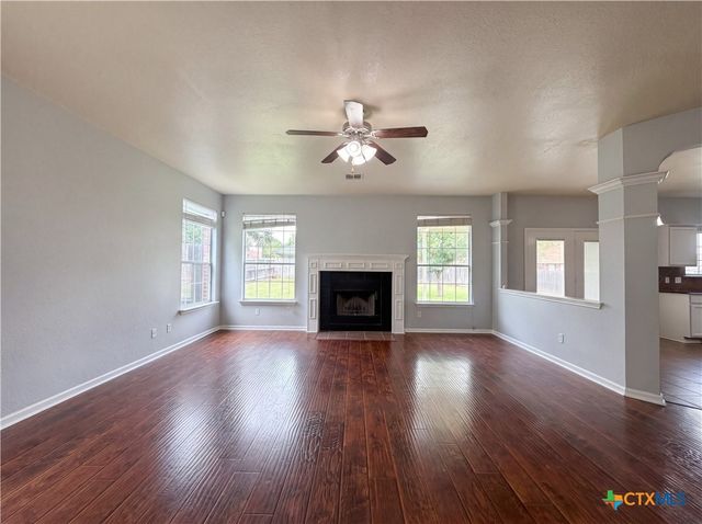 313 Crowfoot Drive, Harker Heights, TX 76548