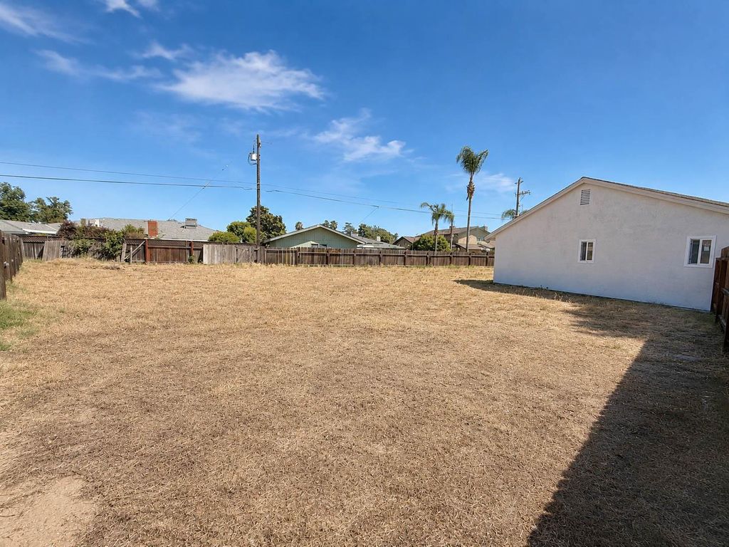 Image 17 of property listing at 519 Rosehill Drive, Chowchilla, CA 93610
