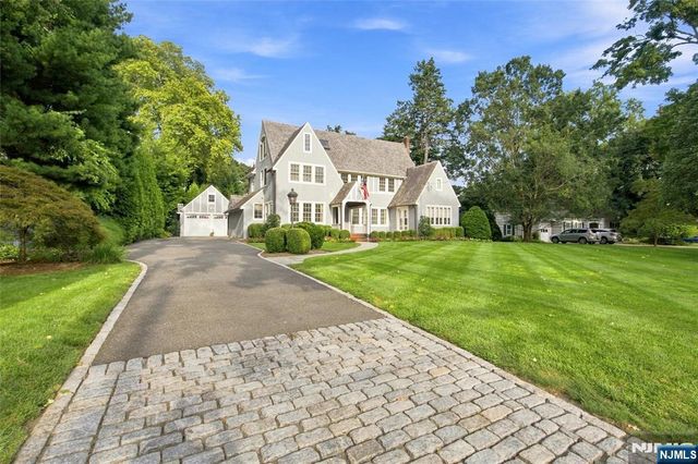 295 Hamilton Avenue, Glen Rock, NJ 07452