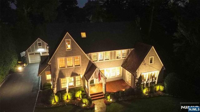 295 Hamilton Avenue, Glen Rock, NJ 07452