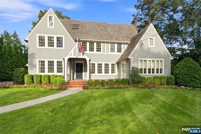 295 Hamilton Avenue, Glen Rock, NJ 07452