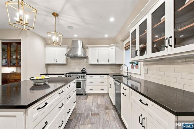 295 Hamilton Avenue, Glen Rock, NJ 07452