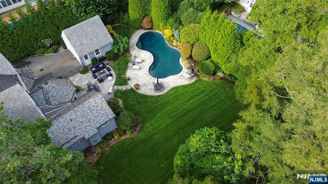 295 Hamilton Avenue, Glen Rock, NJ 07452