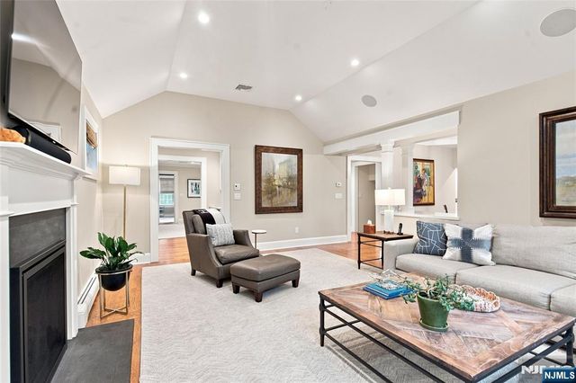295 Hamilton Avenue, Glen Rock, NJ 07452