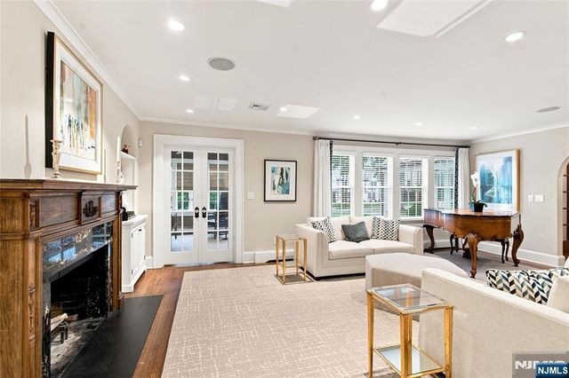 295 Hamilton Avenue, Glen Rock, NJ 07452