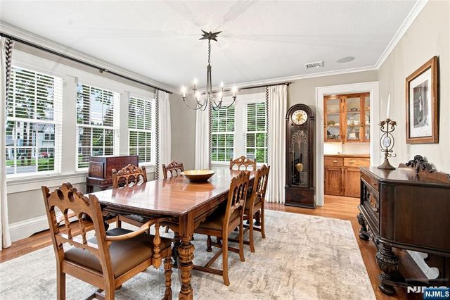 295 Hamilton Avenue, Glen Rock, NJ 07452