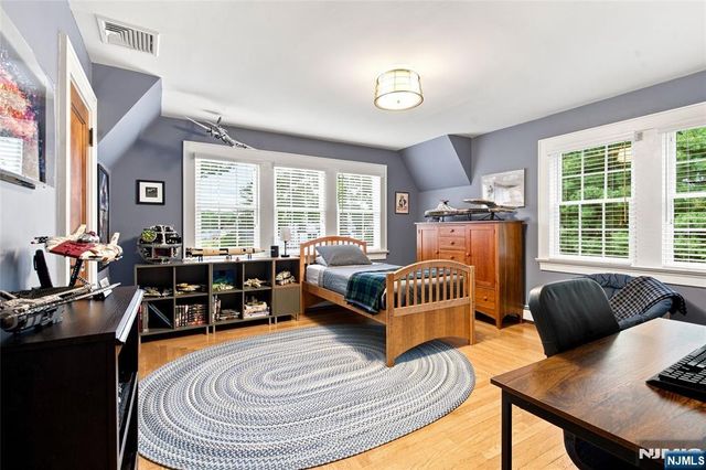 295 Hamilton Avenue, Glen Rock, NJ 07452