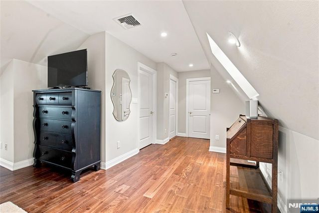295 Hamilton Avenue, Glen Rock, NJ 07452