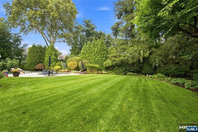 295 Hamilton Avenue, Glen Rock, NJ 07452