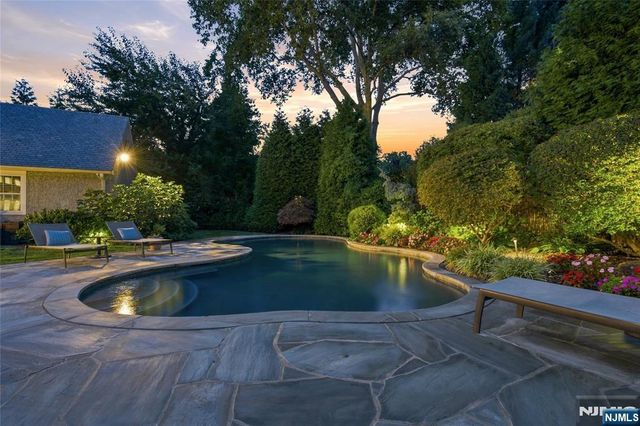 295 Hamilton Avenue, Glen Rock, NJ 07452