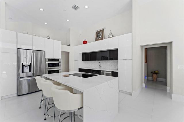 8321 Muirhead Circle, Boynton Beach, FL 33472