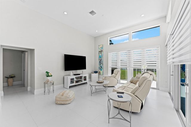 8321 Muirhead Circle, Boynton Beach, FL 33472