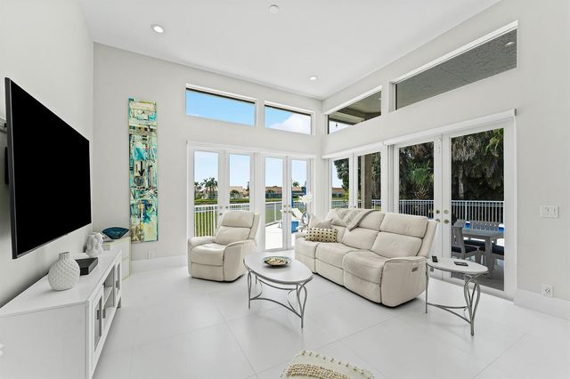 8321 Muirhead Circle, Boynton Beach, FL 33472