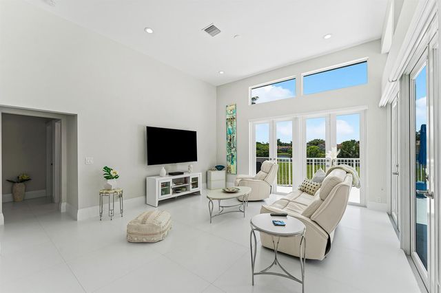 8321 Muirhead Circle, Boynton Beach, FL 33472
