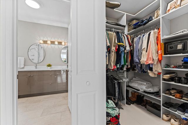 8321 Muirhead Circle, Boynton Beach, FL 33472