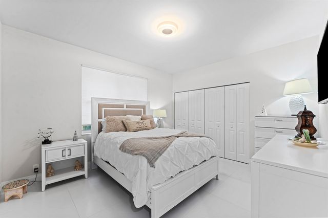 8321 Muirhead Circle, Boynton Beach, FL 33472