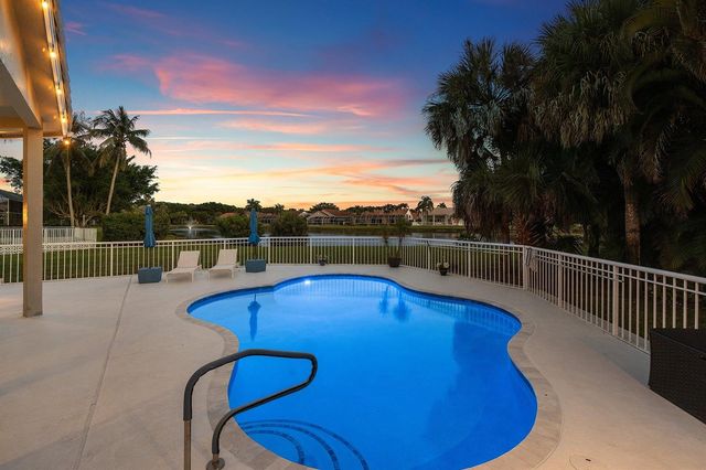 8321 Muirhead Circle, Boynton Beach, FL 33472