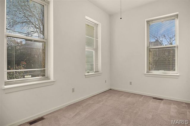 918 Russell Boulevard, St Louis, MO 63104