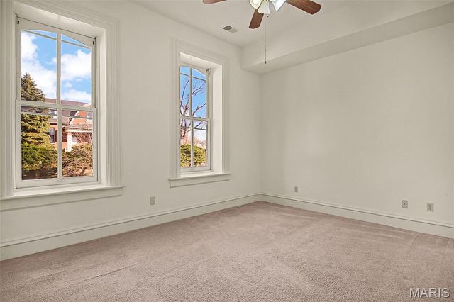 918 Russell Boulevard, St Louis, MO 63104