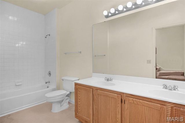 918 Russell Boulevard, St Louis, MO 63104