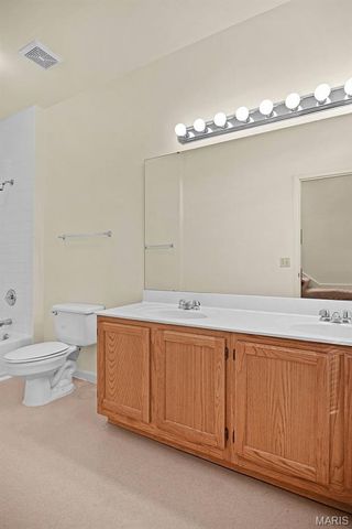 918 Russell Boulevard, St Louis, MO 63104