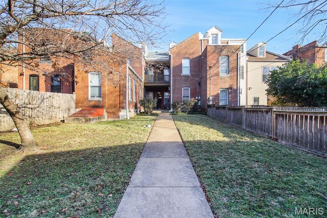918 Russell Boulevard, St Louis, MO 63104