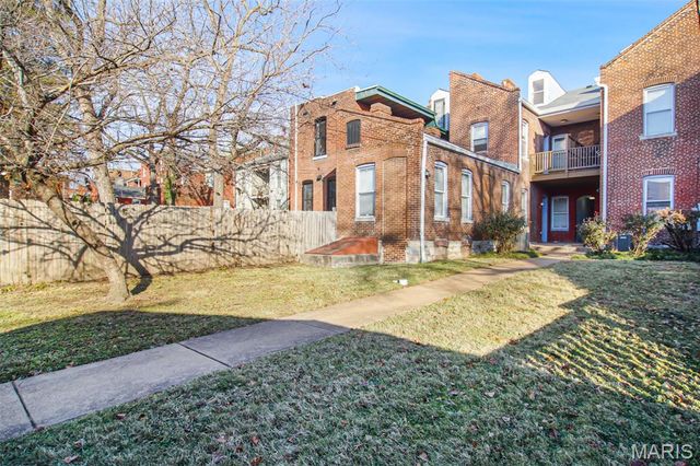 918 Russell Boulevard, St Louis, MO 63104