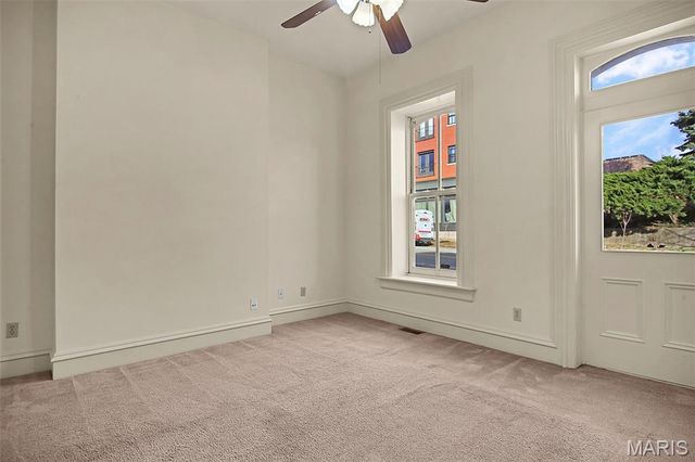 918 Russell Boulevard, St Louis, MO 63104