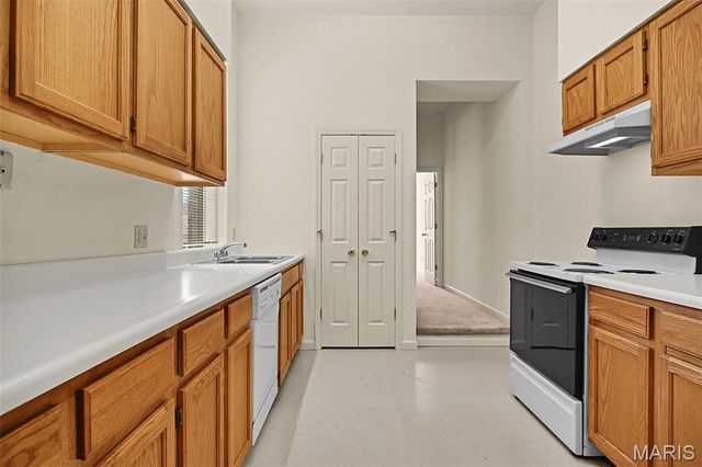 918 Russell Boulevard, St Louis, MO 63104