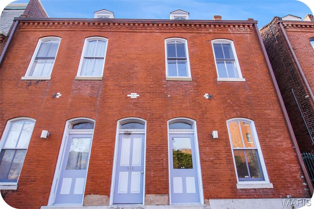 918 Russell Boulevard, St Louis, MO 63104