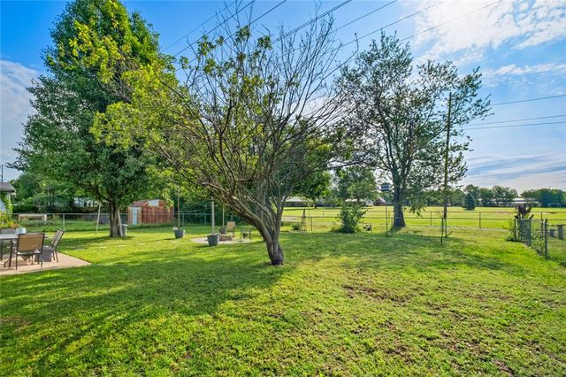1003 White Road, Springdale, AR 72762