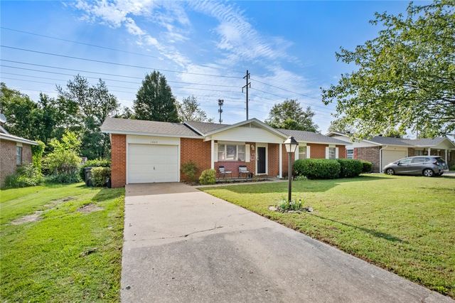 1003 White Road, Springdale, AR 72762