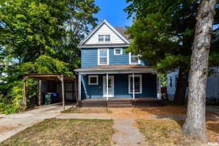 916 KIRKWOOD Boulevard, Davenport, IA 52803