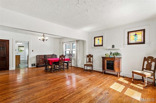 5527 Ulena Avenue, St Louis, MO 63116