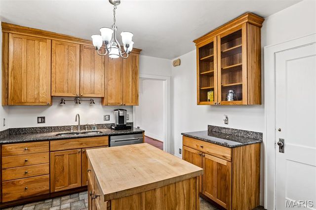 5527 Ulena Avenue, St Louis, MO 63116