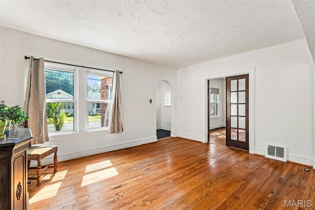 5527 Ulena Avenue, St Louis, MO 63116