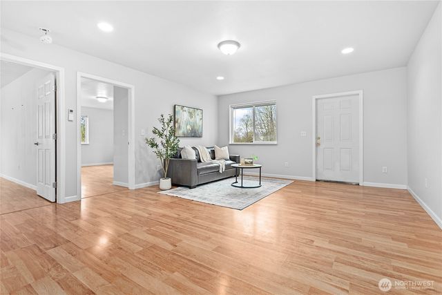 303 Hayes Street, Nooksack, WA 98276