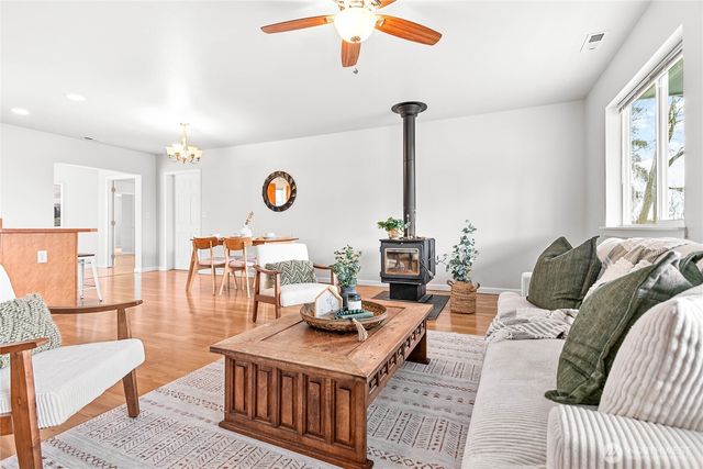 303 Hayes Street, Nooksack, WA 98276