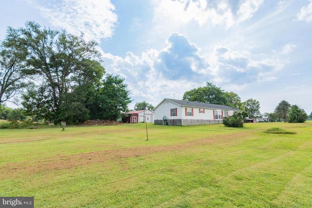 828 SHEPHERDSTOWN PIKE, Harpers Ferry, WV 25425